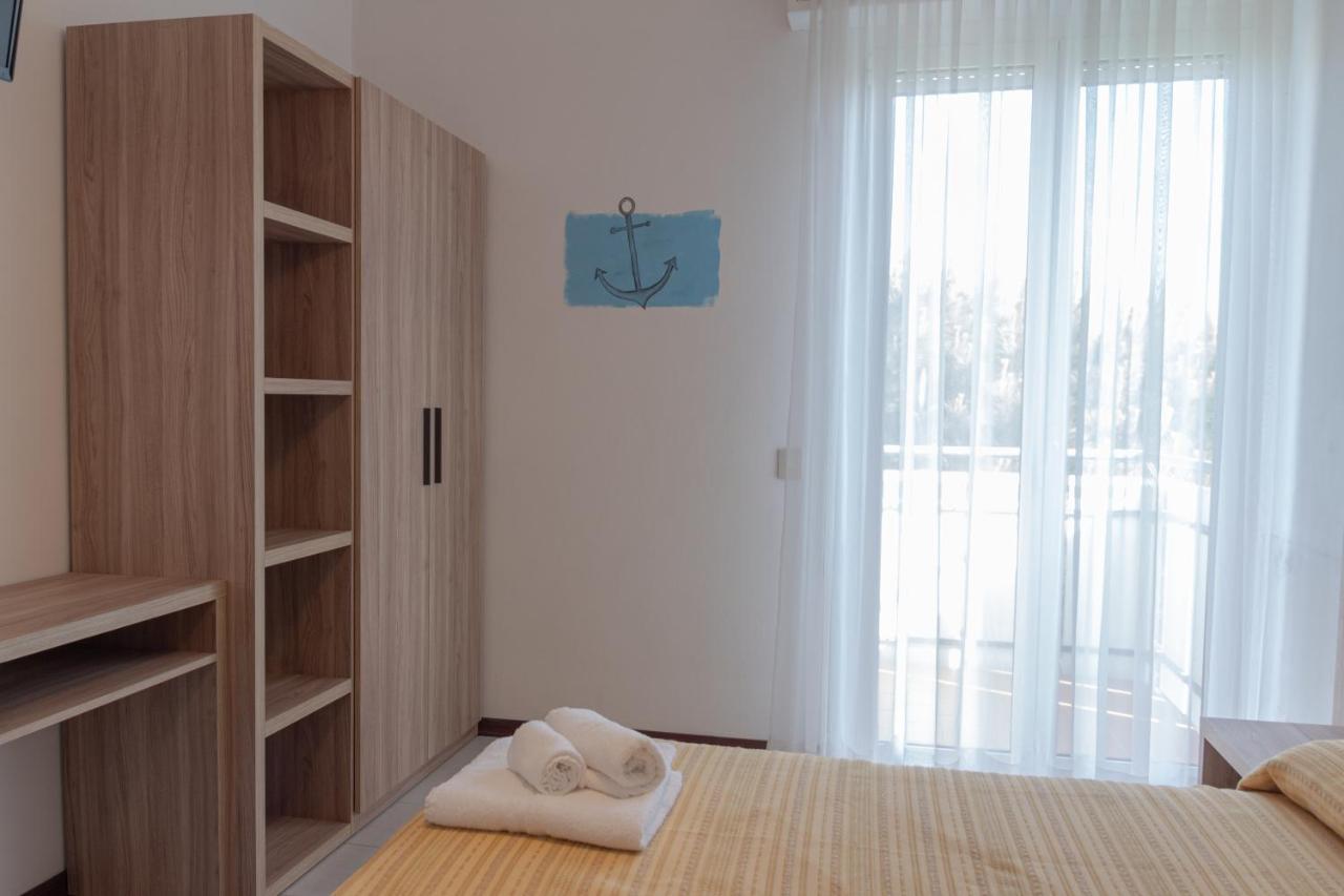 Hotel Astrid Cervia Exterior foto