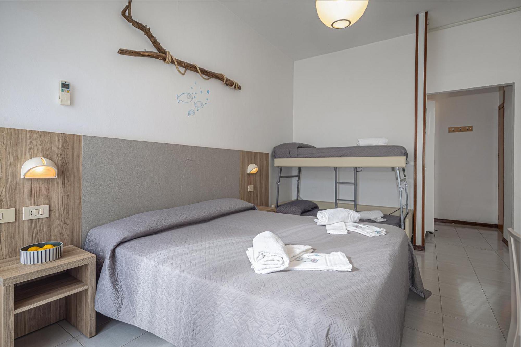 Hotel Astrid Cervia Exterior foto