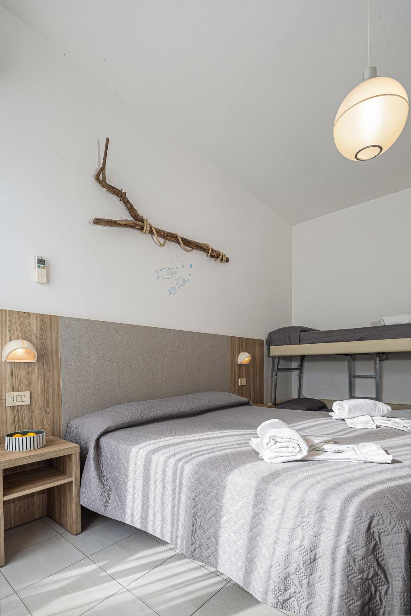 Hotel Astrid Cervia Exterior foto