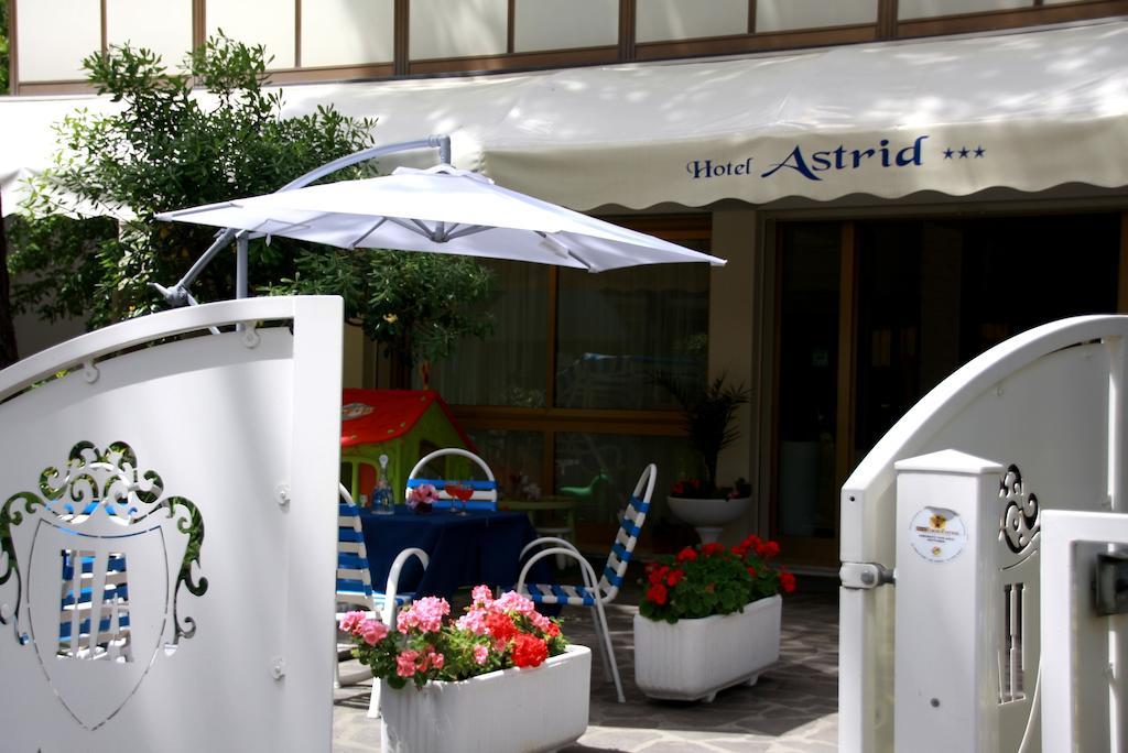 Hotel Astrid Cervia Exterior foto