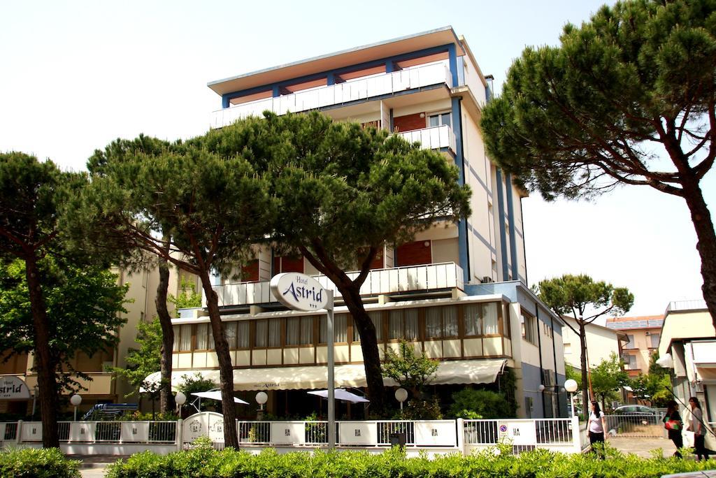 Hotel Astrid Cervia Exterior foto