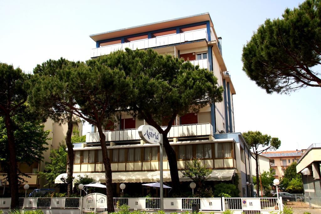Hotel Astrid Cervia Exterior foto