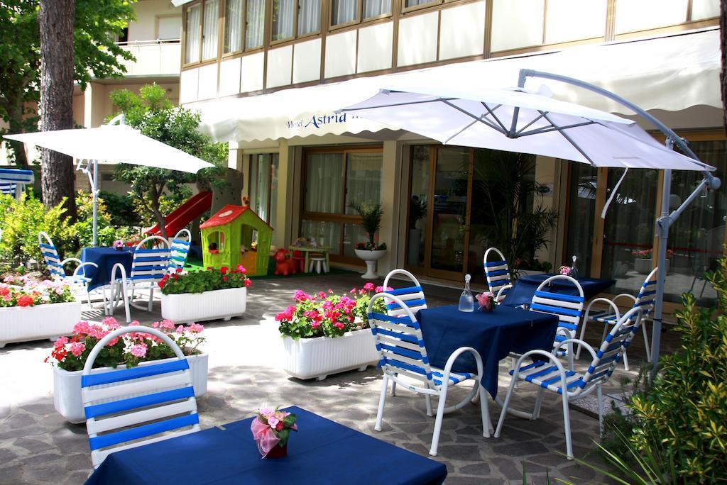 Hotel Astrid Cervia Exterior foto