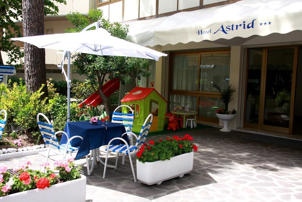 Hotel Astrid Cervia Exterior foto