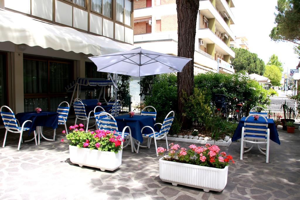 Hotel Astrid Cervia Exterior foto