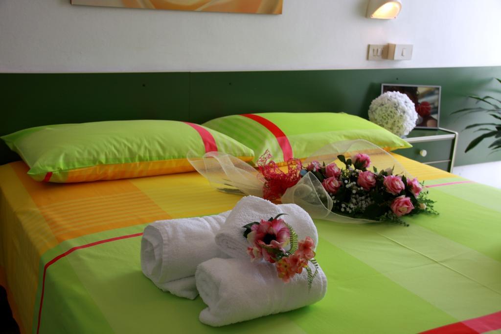 Hotel Astrid Cervia Exterior foto