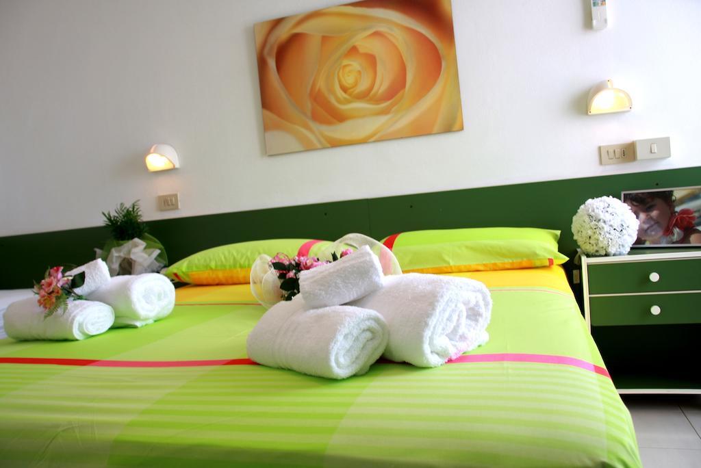 Hotel Astrid Cervia Zimmer foto