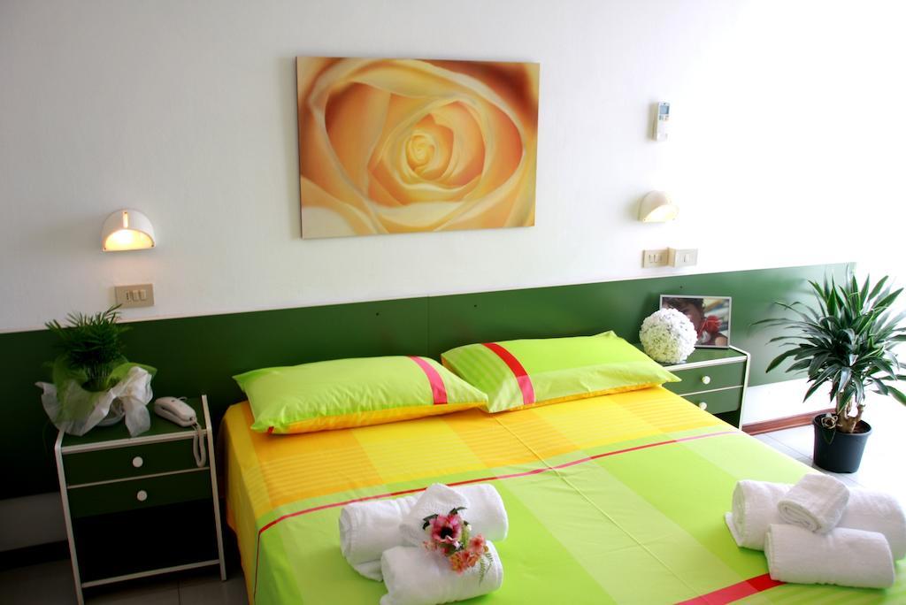 Hotel Astrid Cervia Zimmer foto