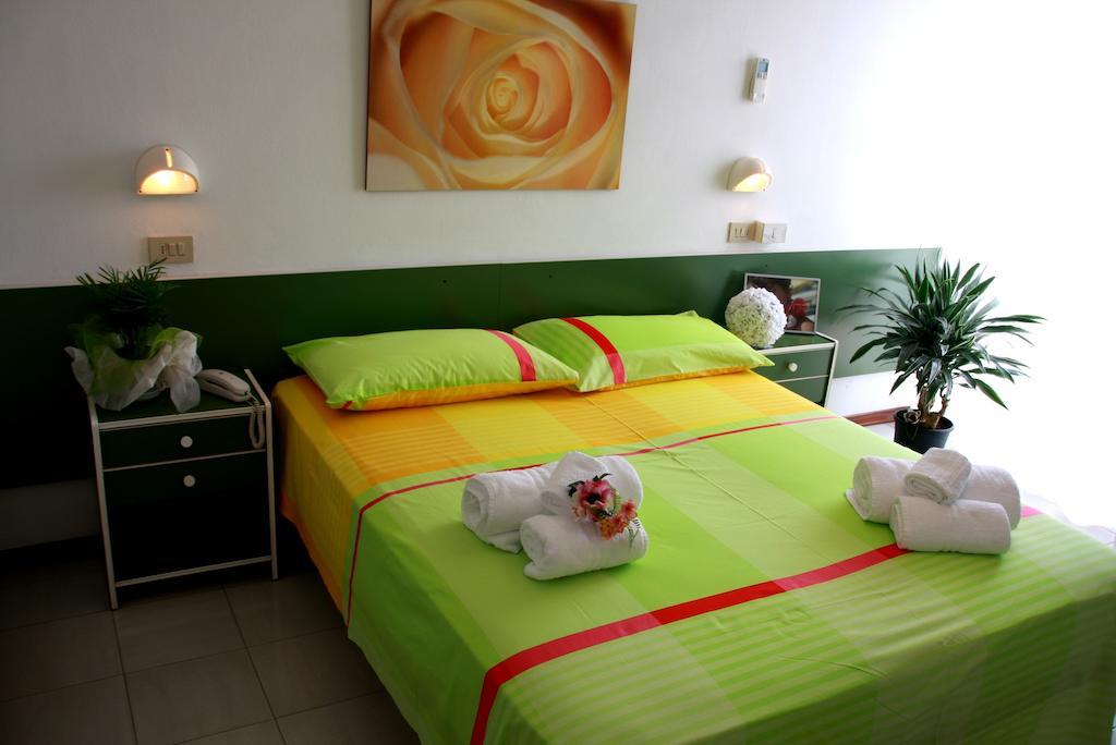 Hotel Astrid Cervia Zimmer foto