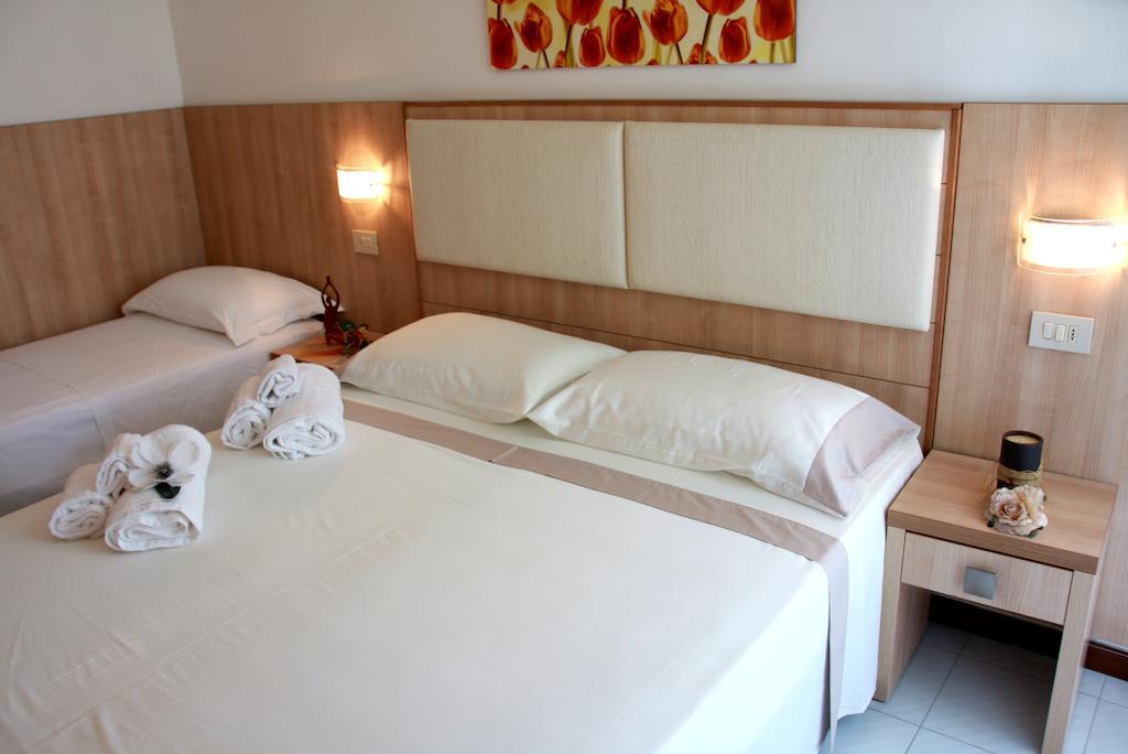 Hotel Astrid Cervia Exterior foto