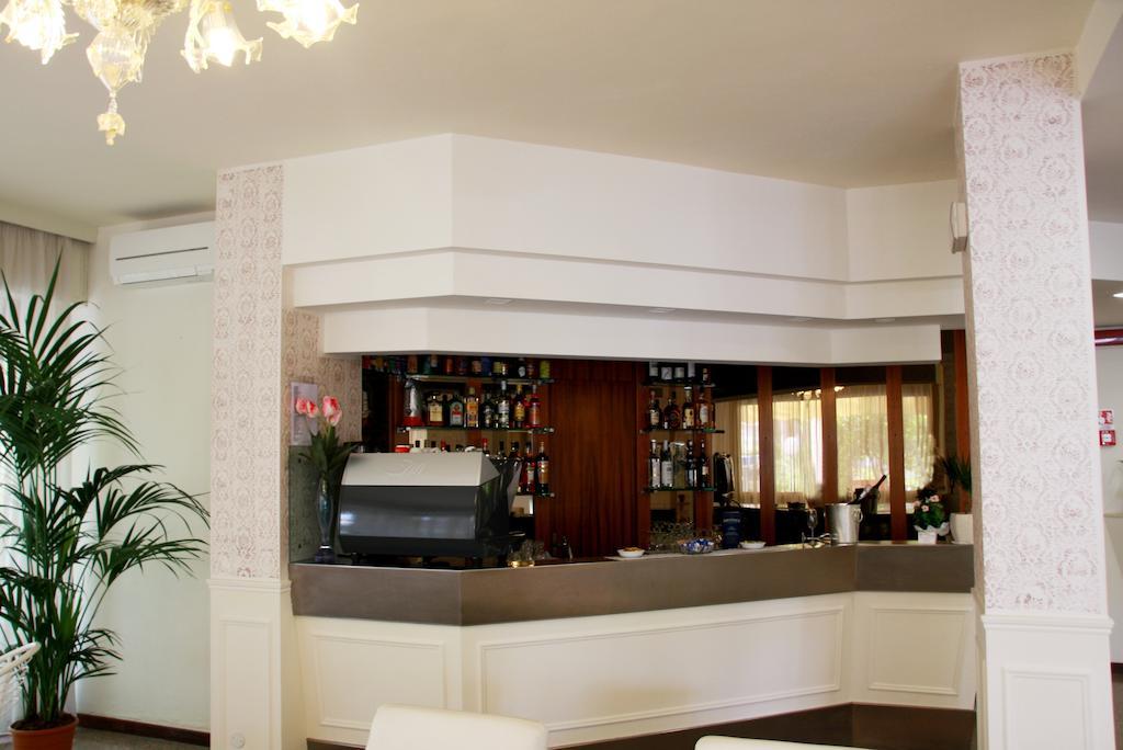 Hotel Astrid Cervia Exterior foto