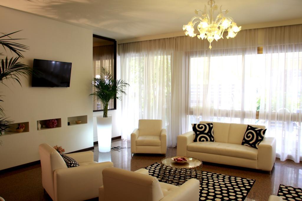 Hotel Astrid Cervia Exterior foto